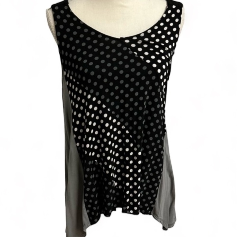 DKNY Polka Dot Sleeveless V Neck Top Ladies Size Medium EUC LIKE NEW